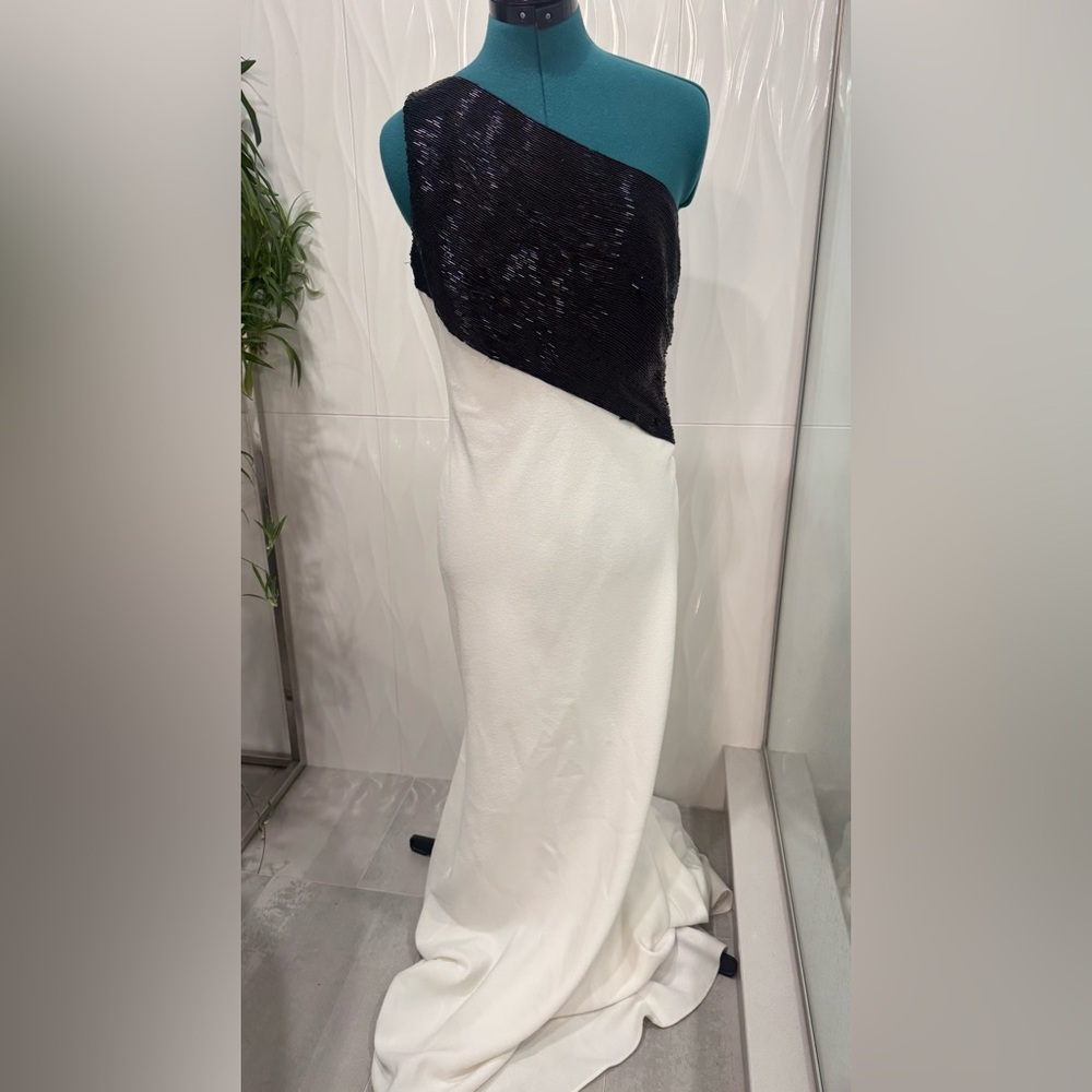 Carmen Marc Valvo Black and White One Shoulder Dress, sz. 6